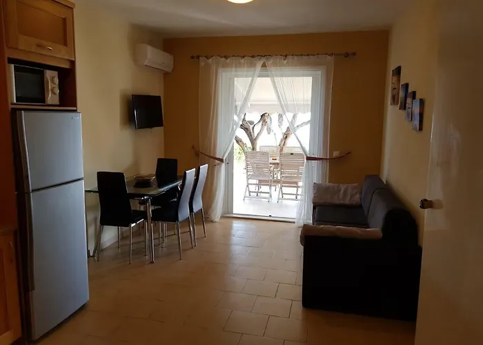 Beachfront Housel Ab4g