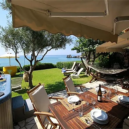 Beachfront Housel Ab4g